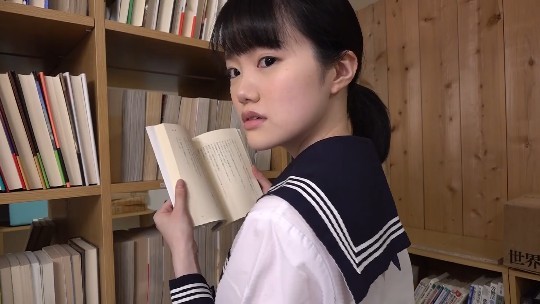 美人小萝莉学生制服激烈抽插潮喷